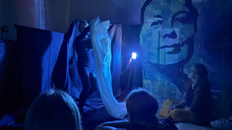 nykynukketeatteriesitys lahja, syntymäpäivä lahja